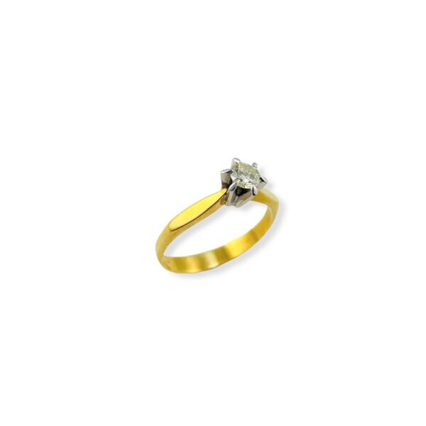 anello-solitario-diamante-orogiallo-orobianco-marikadecesare-jewels-anellidifidanzamento